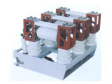 High voltage vacuum circuit breaker